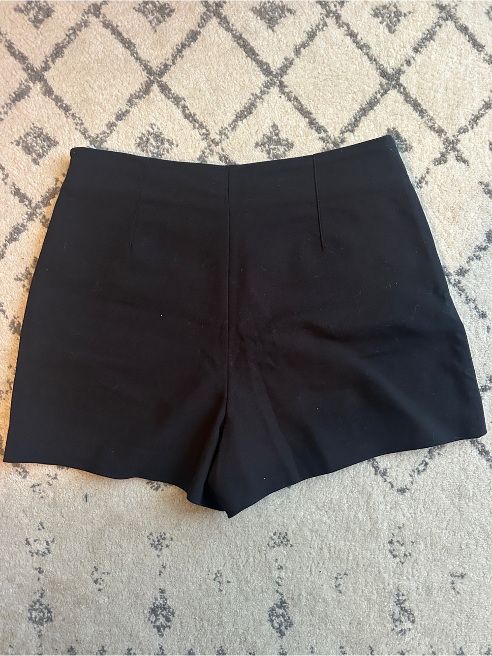 Zara Black High-Waist Tailored Shorts - Picture 2 of 3